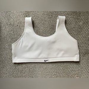 Nike Alate All U White Lightly Lined Ribbed Sports Bra (Plus Size-1X)